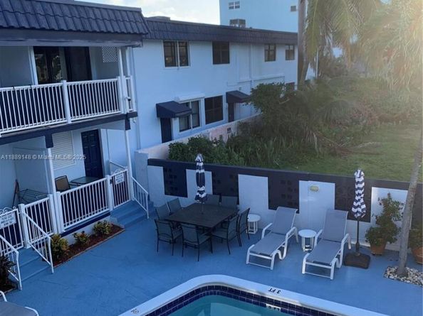 322 Taylor St 2D, Hollywood FL 33019