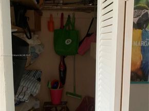 322 Taylor St 2D, Hollywood FL 33019
