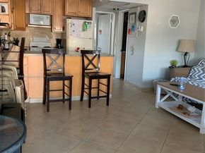 322 Taylor St 2D, Hollywood FL 33019