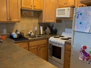 322 Taylor St 2D, Hollywood FL 33019