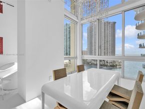 300 S Biscayne Blvd L1012, Miami FL 33131