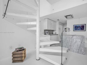 300 S Biscayne Blvd L1012, Miami FL 33131