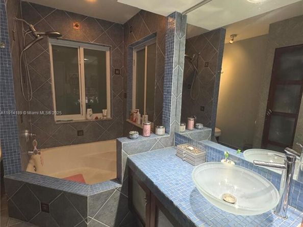 3645 Valais Dr, Hollywood FL 33021