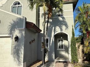 909 NE 41st Ter, Homestead FL 33033