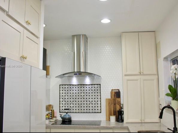 909 NE 41st Ter, Homestead FL 33033