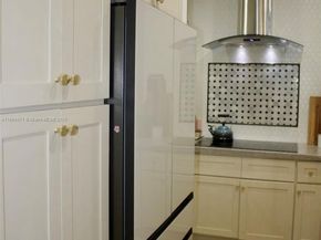 909 NE 41st Ter, Homestead FL 33033