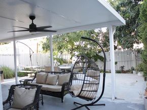 909 NE 41st Ter, Homestead FL 33033