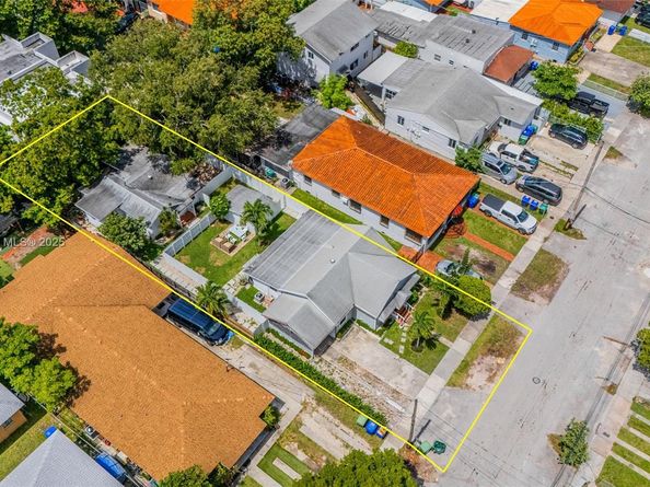 2946 SW 26th St, Miami FL 33133