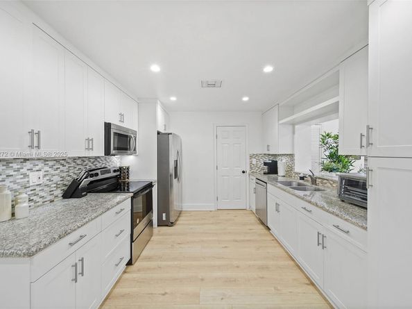 2761 SW 92nd Pl, Miami FL 33165