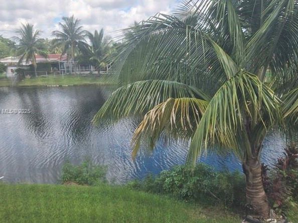 11 NE 204th St 25, Miami Gardens FL 33179