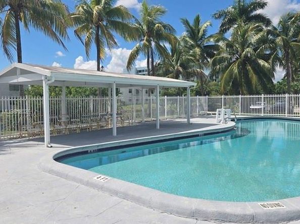 11 NE 204th St 25, Miami Gardens FL 33179