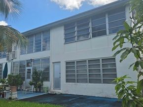11 NE 204th St 25, Miami Gardens FL 33179