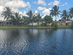 11 NE 204th St 25, Miami Gardens FL 33179