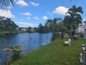 11 NE 204th St 25, Miami Gardens FL 33179