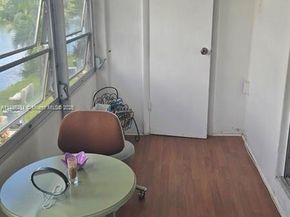 11 NE 204th St 25, Miami Gardens FL 33179