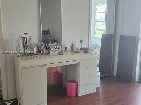 11 NE 204th St 25, Miami Gardens FL 33179