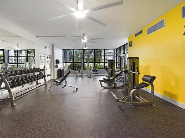 800 Parkview Dr 821, Hallandale Beach FL 33009