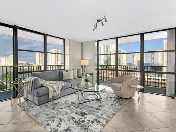 800 Parkview Dr 821, Hallandale Beach FL 33009