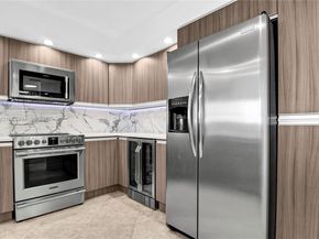 800 Parkview Dr 821, Hallandale Beach FL 33009