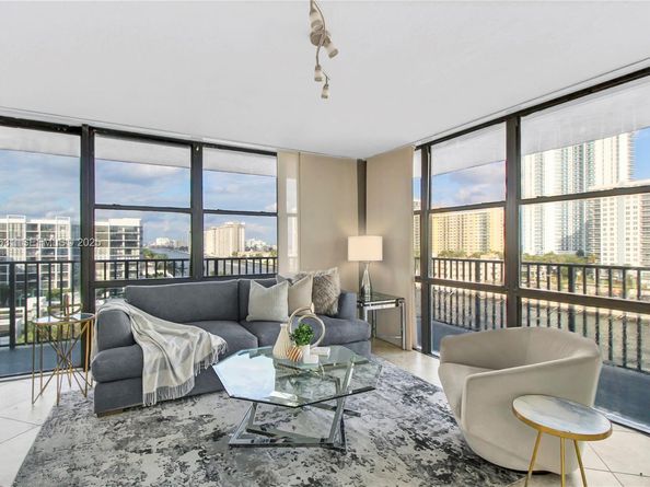 800 Parkview Dr 821, Hallandale Beach FL 33009