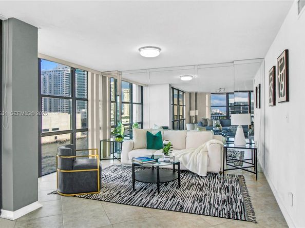 800 Parkview Dr 821, Hallandale Beach FL 33009