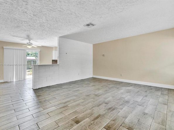 3830 NW 7th Ct, Lauderhill FL 33311