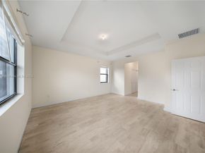 10521 W 35th Way, Hialeah FL 33018
