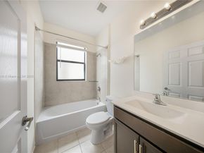 10521 W 35th Way, Hialeah FL 33018