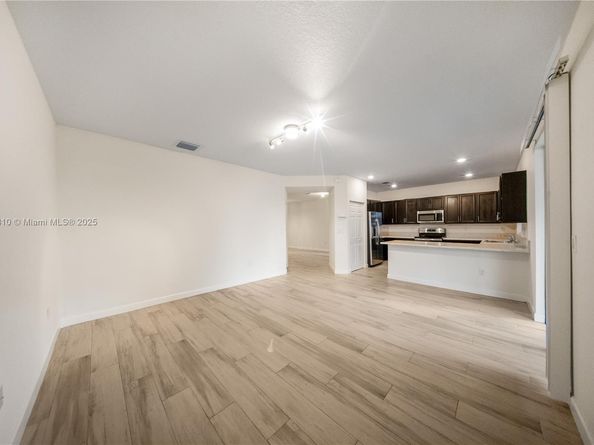 10521 W 35th Way, Hialeah FL 33018