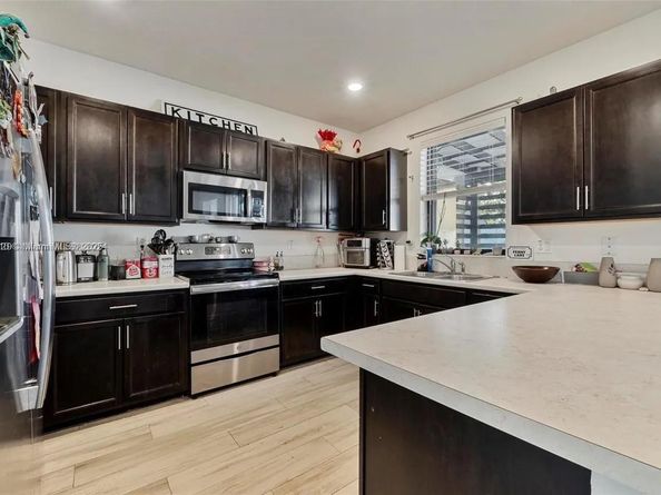 10521 W 35th Way, Hialeah FL 33018