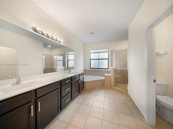 10521 W 35th Way, Hialeah FL 33018