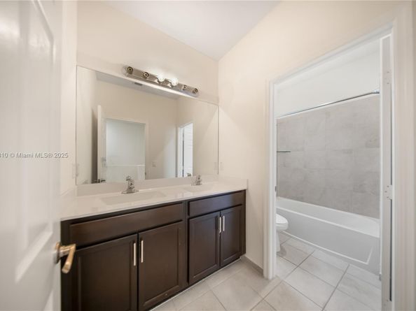 10521 W 35th Way, Hialeah FL 33018