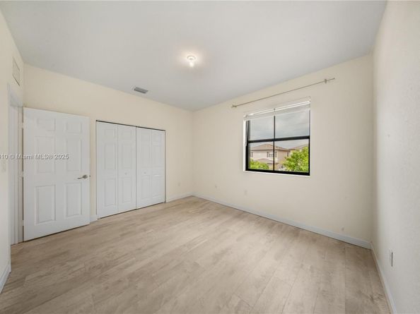 10521 W 35th Way, Hialeah FL 33018