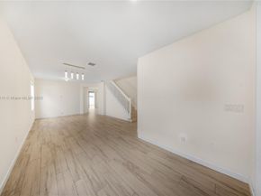 10521 W 35th Way, Hialeah FL 33018
