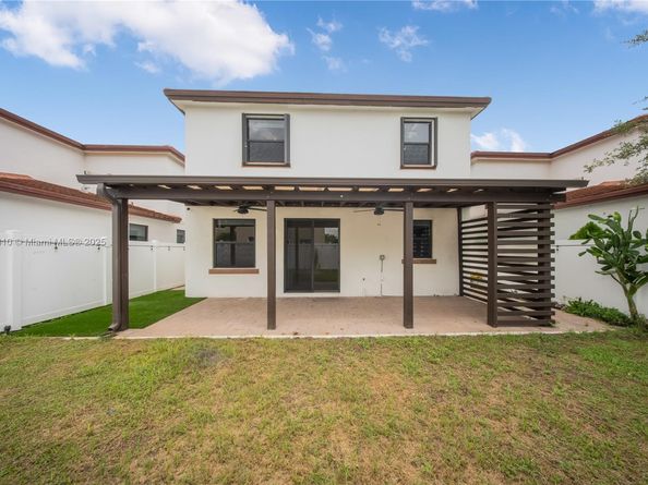 10521 W 35th Way, Hialeah FL 33018