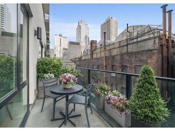427 East 90th Street 4C, New York NY 10128