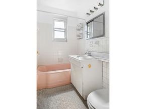 200 East 84th Street 10H, New York NY 10028