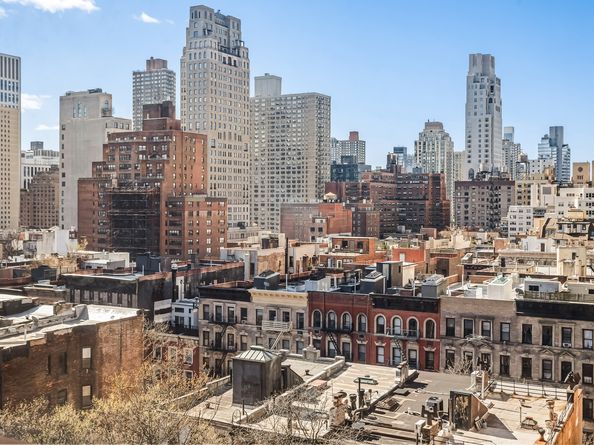 200 East 84th Street 10H, New York NY 10028