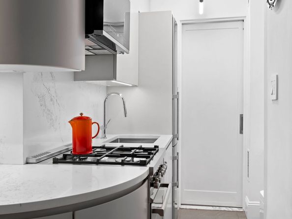 21 East 10th Street 5A, New York NY 10003