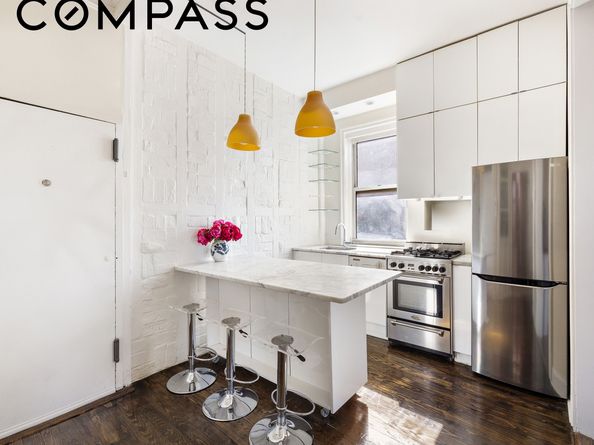 327 West 11th Street 5R, New York NY 10014