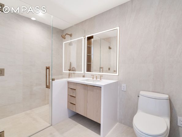 3 Court Square 2911, Queens NY 11101