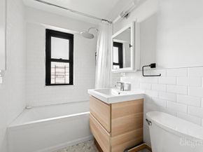 212 East Broadway G1205, New York NY 10002-2010