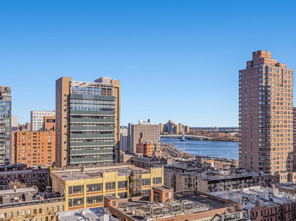 300 East 93rd Street 17D, New York NY 10128