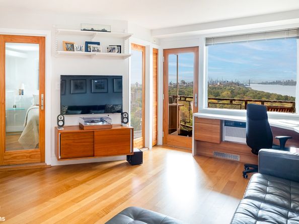 5700 Arlington Avenue 21R, Bronx NY 10471