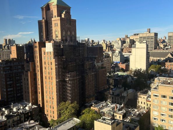 167 East 61st Street 20D, New York NY 10065