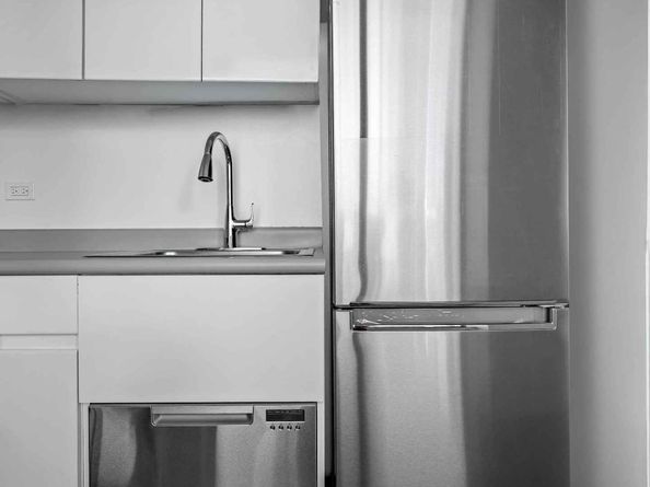 236 East 47th Street 33D, New York NY 10017