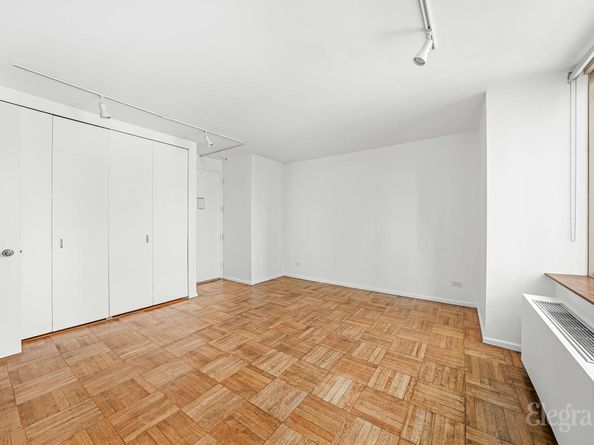 236 East 47th Street 33D, New York NY 10017