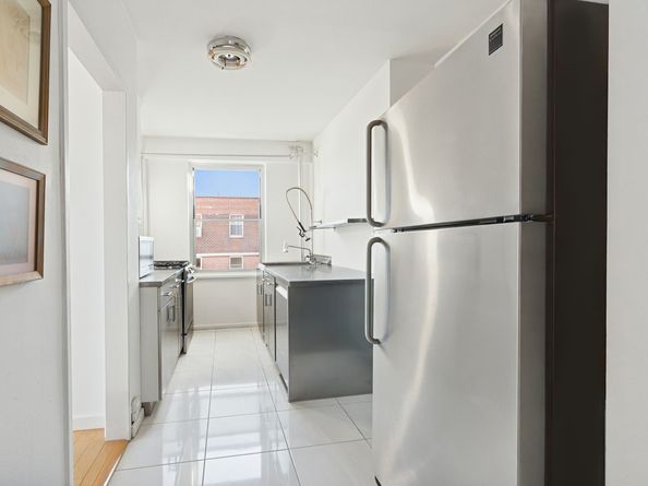568 Grand Street J2004, New York NY 10002