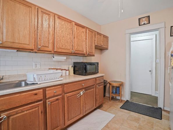 60-46 Putnam Avenue, Queens NY 11385