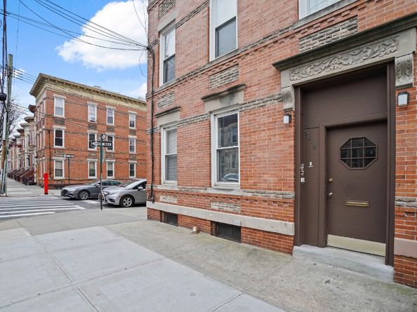 60-46 Putnam Avenue, Queens NY 11385